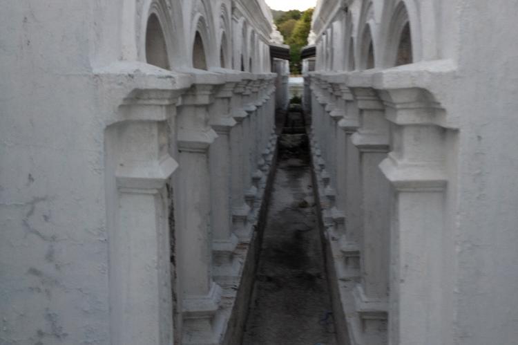 Kuthodaw, Mandalay, Myanmar - El Tipiṭaka en 729 planchas de mármol