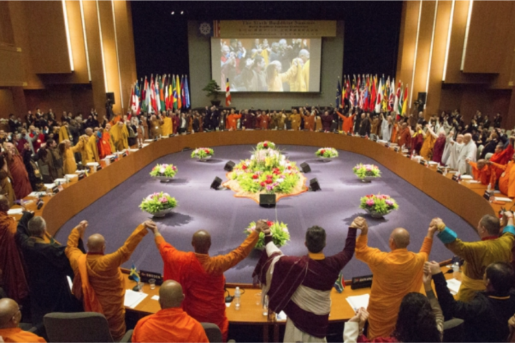 Mesa Redonda en la Sexta Cumbre Buddhista