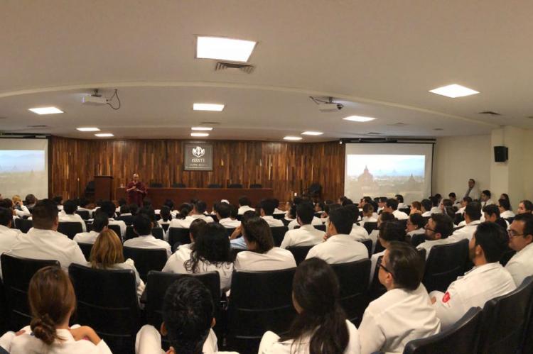 Foto de la conferencia "La Vida desde la Perspectiva Buddhista"