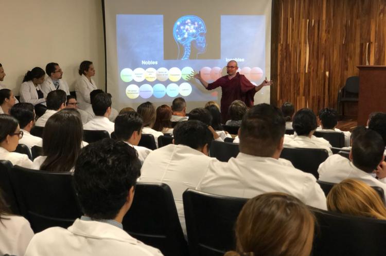 Foto de la conferencia "La Vida desde la Perspectiva Buddhista"