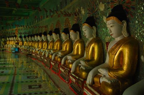 Buddhas en Sagaing, Myanmar