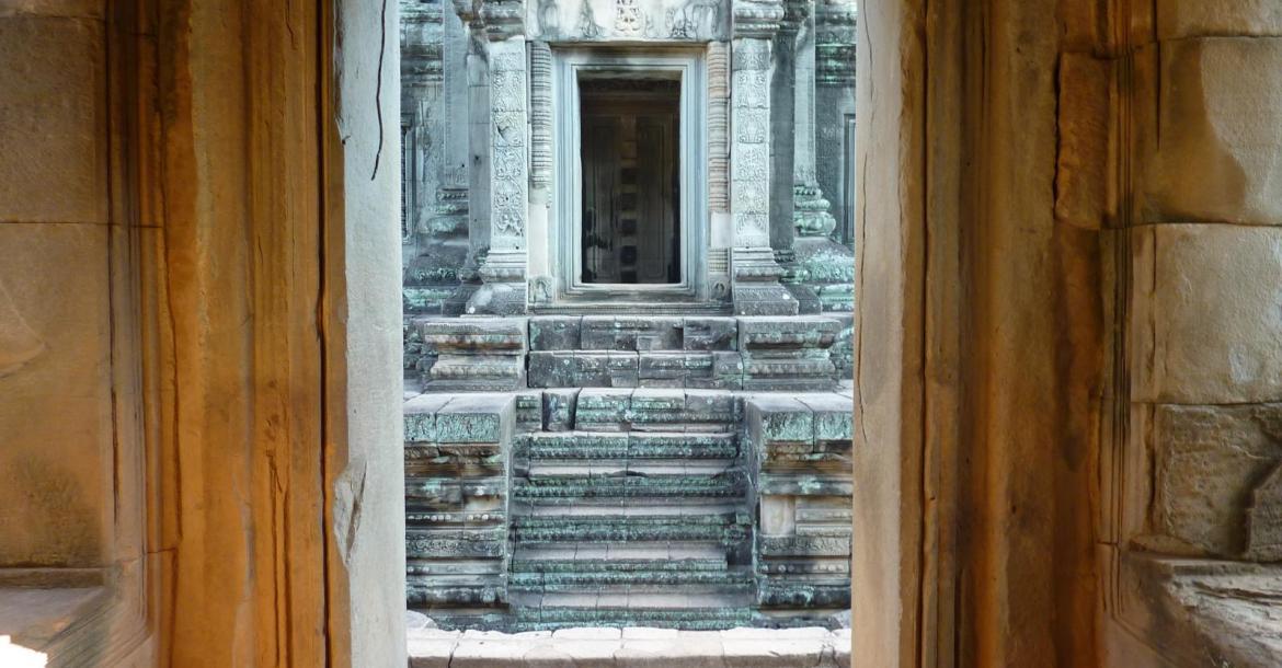 Puerta de acceso a la Palabra del Buddha